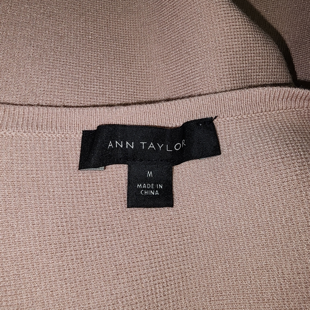 Ann Taylor Light Pink Sweater Size Medium - Picture 4 of 6